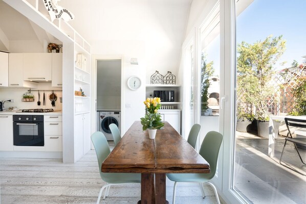 تناول الطعام