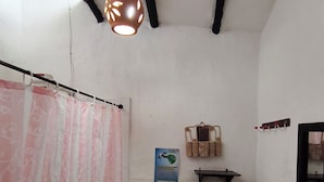 Cabaña | Baño | Regadera, toallas, jabón, papel de baño 
