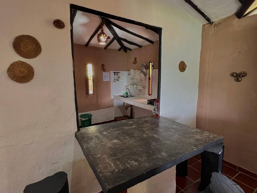 Cabaña familiar, vista a la montaña | Área de sala de estar | Televisión de pantalla plana