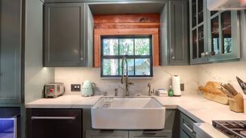 Fridge, microwave, stovetop, coffee/tea maker