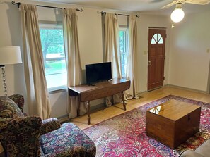 Smart TV, DVD player - Marvelous 3-bedroom house with 2 king & 1 Queen 8/min GA National Fairgrounds (Fort Valley)