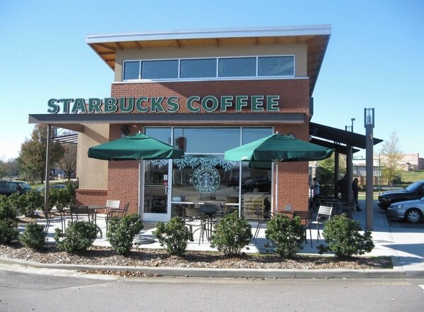 Exterior - Marvelous 3-bedroom house with 2 king & 1 Queen 8/min GA National Fairgrounds (Fort Valley)