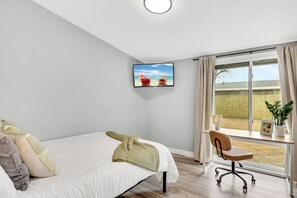 4 bedrooms, iron/ironing board, WiFi, bed sheets