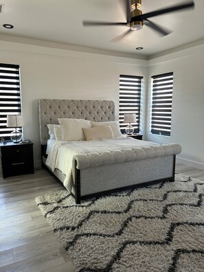 4 habitaciones, tabla de planchar con plancha, wifi y ropa de cama 