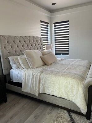 4 soverom, strykejern/-brett, wi-fi og sengetøy