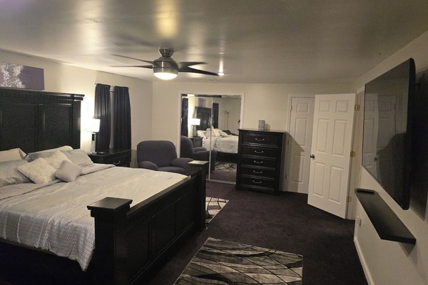 4 bedrooms, iron/ironing board, free WiFi, bed sheets