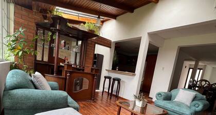 Natural Enchant Residence located near edificios la cuadra area & beautiful yard