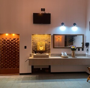 Down duvets, memory-foam beds, blackout curtains, iron/ironing board - Casa Sofi Oaxaca (Oaxaca)