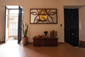 Casa | Sala d'estar | Televisor intel·ligent de 40 polzades amb canals digitals i Netflix 