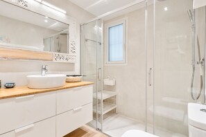 Shower, hair dryer, towels - WELCS APARTAMENTO 165 PDA con piscina (Platja d´Aro)