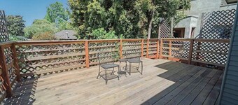 2336A- Upper 3B2B Unit w/ Laundry near UC Berkeley