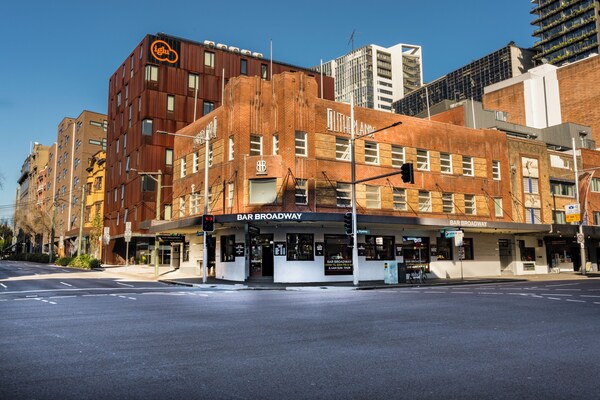 Bar Broadway - Surry Hills