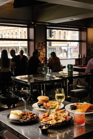 Restaurant - Bar Broadway (Chippendale)
