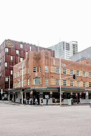 Front of property - Bar Broadway (Chippendale)