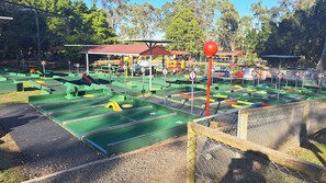 Property grounds - Ecopark Fishing World Lodge. Perfect for Families, Couples and Large Groups (Luscombe)