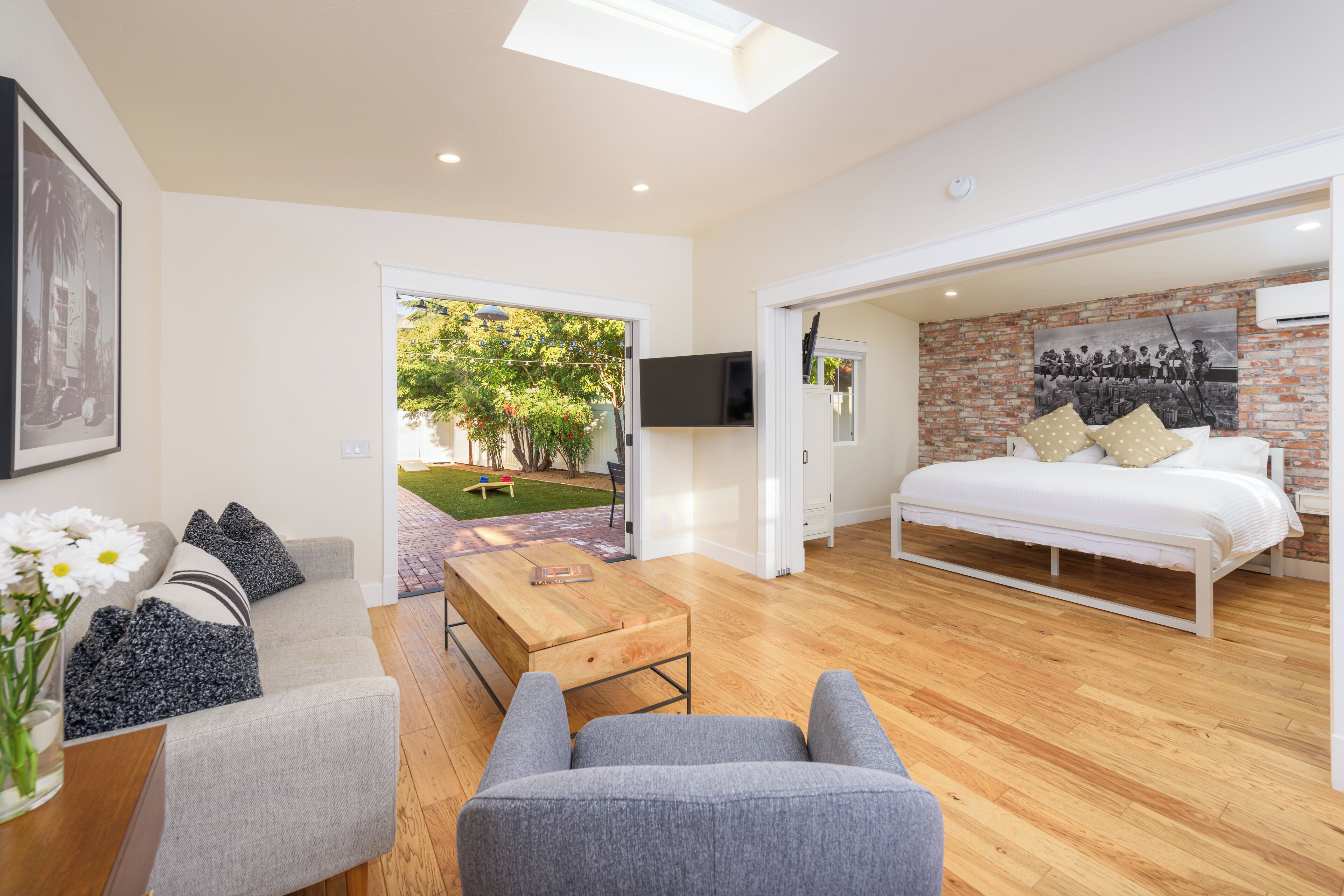 1 habitación, tabla de planchar con plancha, wifi gratis y ropa de cama 