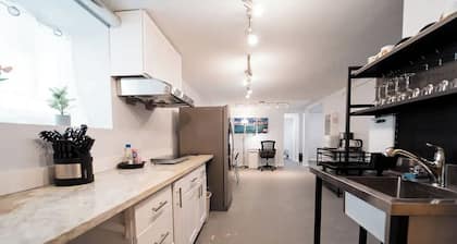 2336C - Ground 2B1B Unit with Laundry TV near UCB