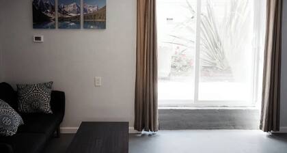 2336C - Ground 2B1B Unit with Laundry TV near UCB