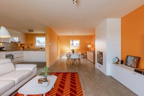 Tv, en stereo och kontor