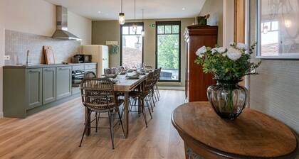 Spacious Retreat for 10 Guests in Oedelem