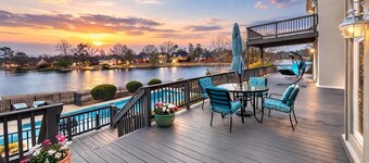 Luxury Lakeside Escape with Private Pool, Kayaks and Billiards – Masters Retreat