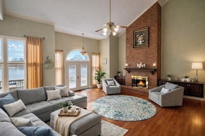 Smart TV, fireplace, video games, table tennis