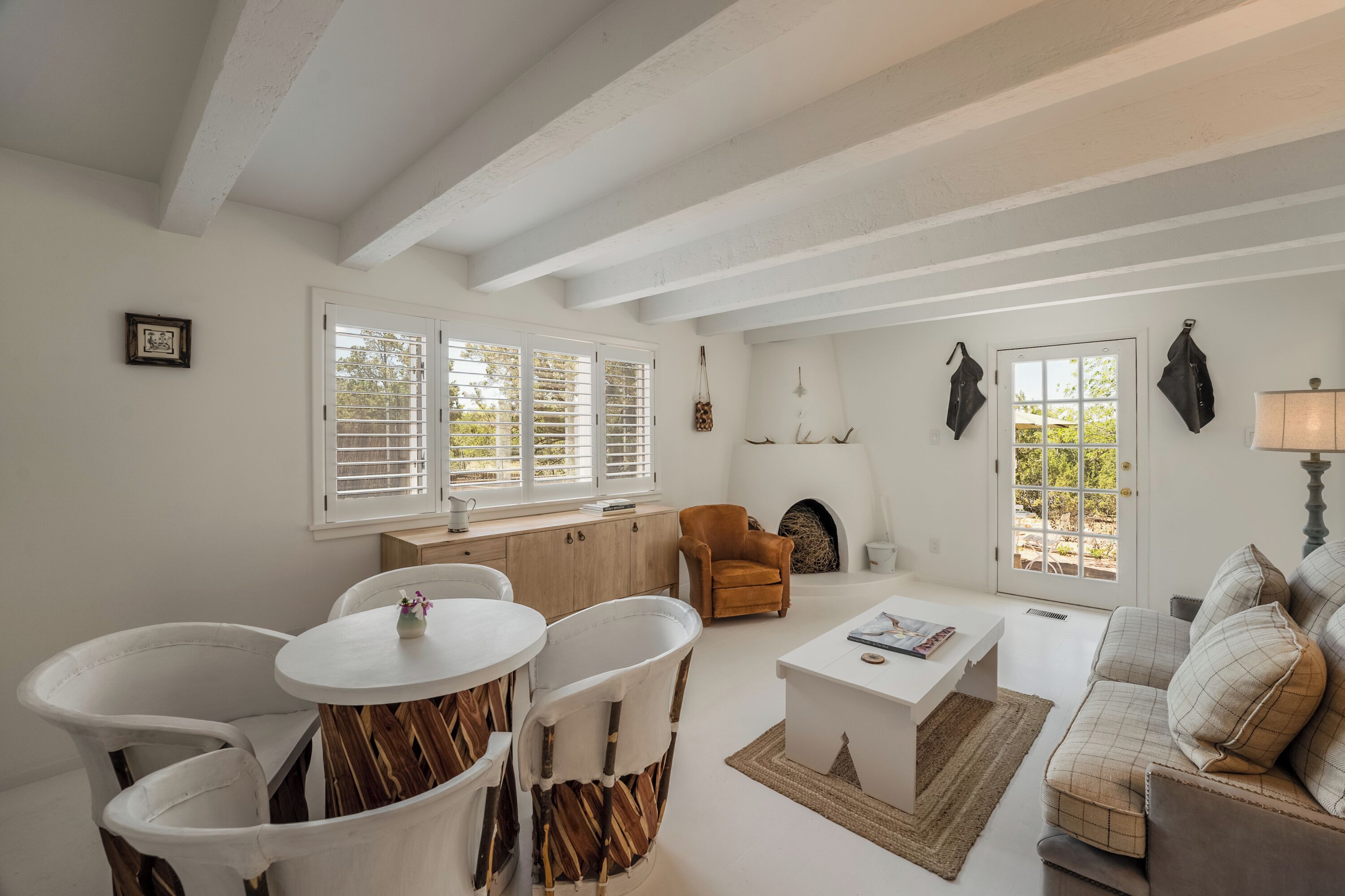 Ranchito de Amor - Tranquil East Side Retreat, Two Patios
