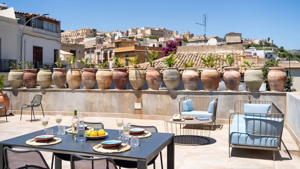 Outdoor dining - Arte Barocco - Panoramic Home in City Center (Noto)