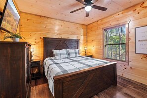 Cabin, Multiple Beds, Pool Access, Mountain View (Hibernation Haven) | 3 bedrooms, individually decorated, individually furnished, bed sheets - Modern Cabin w/ Pool, Hot Tub, Games & More! (Sevierville)