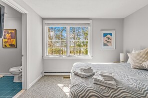 House, Multiple Beds, Balcony | 3 bedrooms, individually decorated, individually furnished, bed sheets