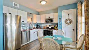 Leilighet, flere senger, balkong, delvis havutsikt (SandShells Retreat) | Eget kjøkken | Kaffetrakter/tekoker