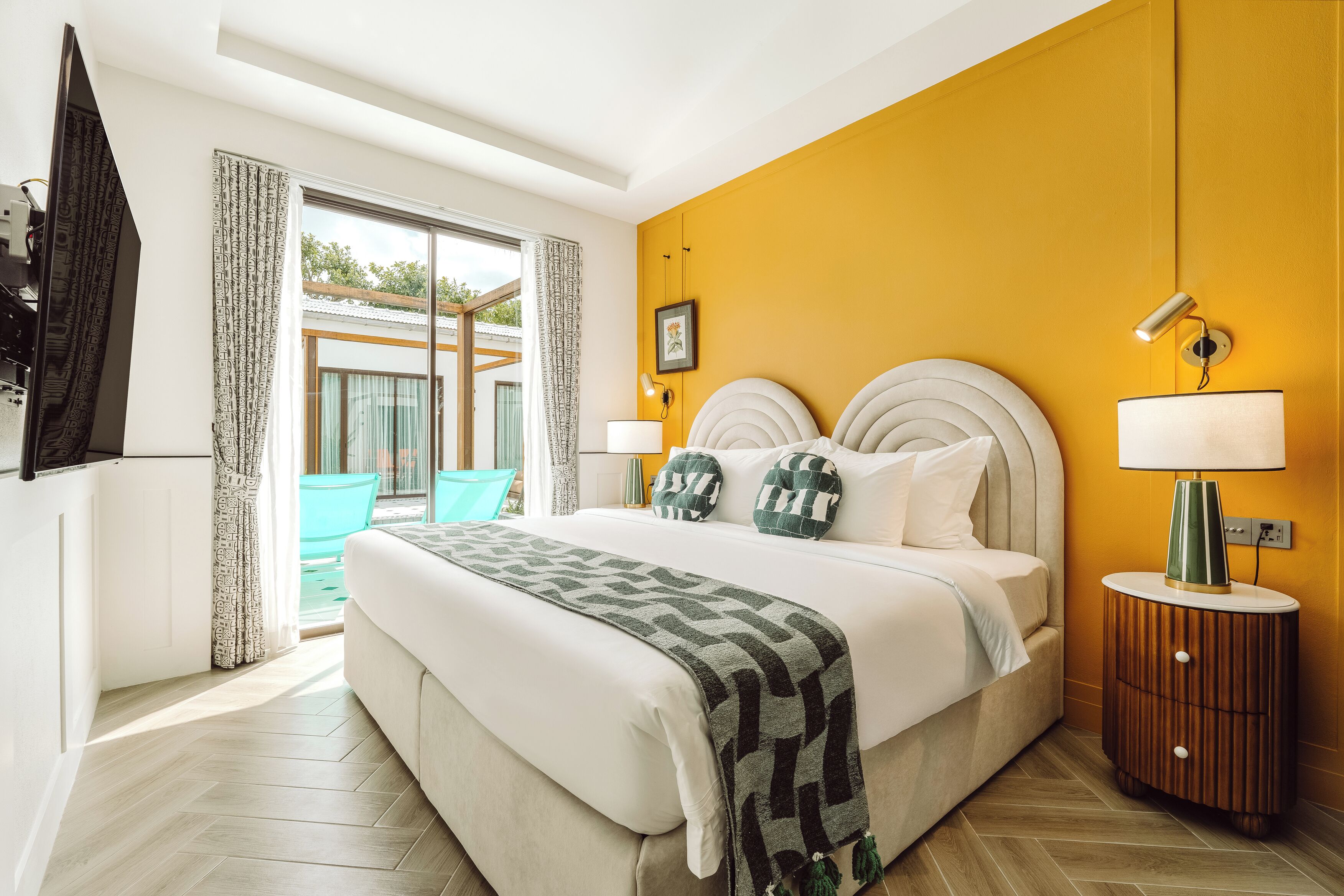 Two-bedroom Lagoon Suite Villa (Up to 4 Guests) (Free Drop-off Airport Transfer) | Caja de seguridad en la habitación y espacio para trabajar con laptop 