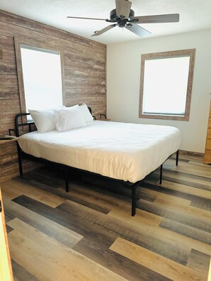 4 soverom, strykejern/-brett, reiseseng for barn og wi-fi