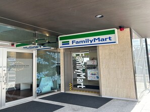 敷地内の ATM