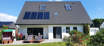 Holiday Home 'Ferienhaus Meerblick' with Sea View, Private Terrace and Wi-Fi