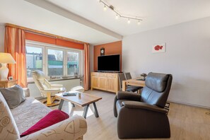 Télévision, lecteur de DVD, chaîne hi-fi