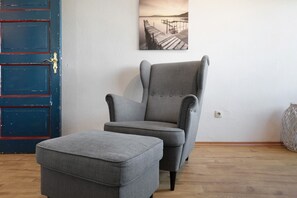 Interior - Apartment 'Ferienwohnung Deichblick' with Shared Garden, Balcony and Wi-Fi (Nordstrand)