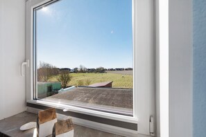 Interior - Apartment 'Ferienwohnung Deichblick' with Shared Garden, Balcony and Wi-Fi (Nordstrand)