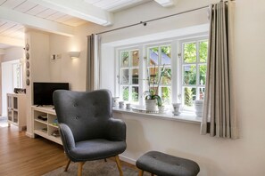 TV, lettore DVD, impianto stereo