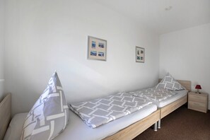 2 makuuhuonetta, silitysrauta/-lauta, ilmainen Wi-Fi, vuodevaatteet