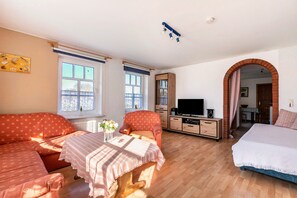 1 bedroom, iron/ironing board, free WiFi, bed sheets - Holiday Apartment 'Fewo Sabine' with Private Terrace, Private Garden and Wi-Fi (Pellworm)