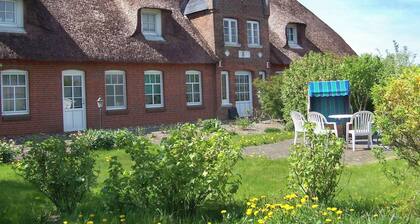 Holiday Apartment 'Fewo Sabine' with Private Terrace, Private Garden and Wi-Fi