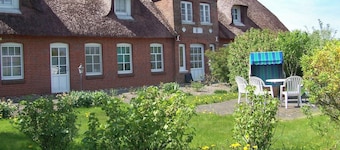 Holiday Apartment 'Fewo Sabine' with Private Terrace, Private Garden and Wi-Fi