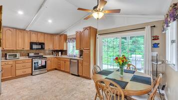 Refrigerador, microondas, parrilla de estufa y lavavajillas