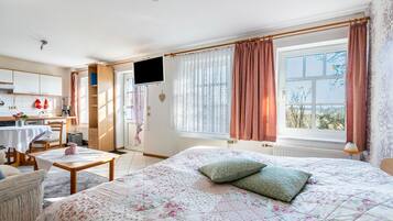 1 chambre, fer et planche à repasser, accès au Wi-Fi (inclus)
