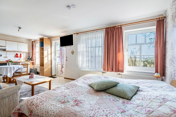 1 dormitorio, tabla de planchar con plancha, wifi gratis y ropa de cama