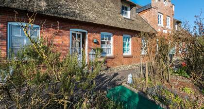 Ferienwohnung 'Fewo Heinke' mit privater Terrasse, privatem Garten und WLAN