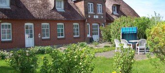 Holiday Apartment 'Fewo Erika' with Private Terrace, Private Garden and Wi-Fi