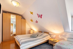 2 soverom, strykejern/-brett, wi-fi (inkludert) og sengetøy