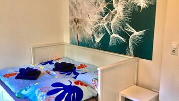 2 bedrooms, iron/ironing board, free WiFi, bed sheets